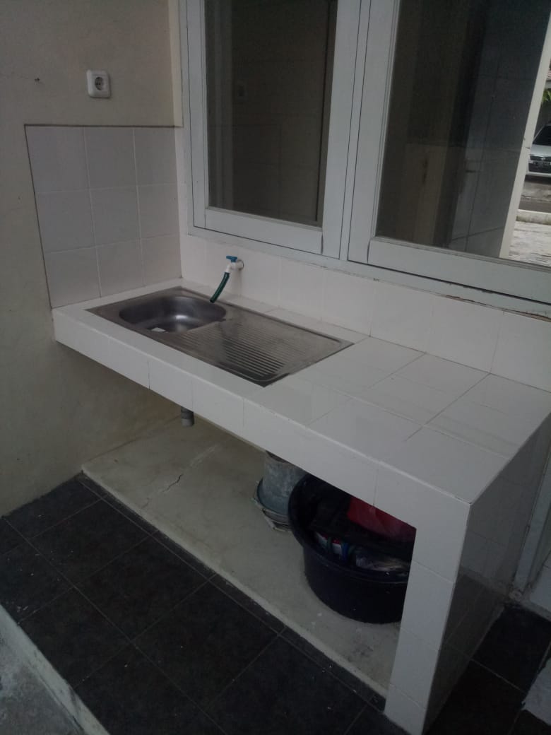 Ifj. Rumah di Cluster Roseville Blok J No. 8